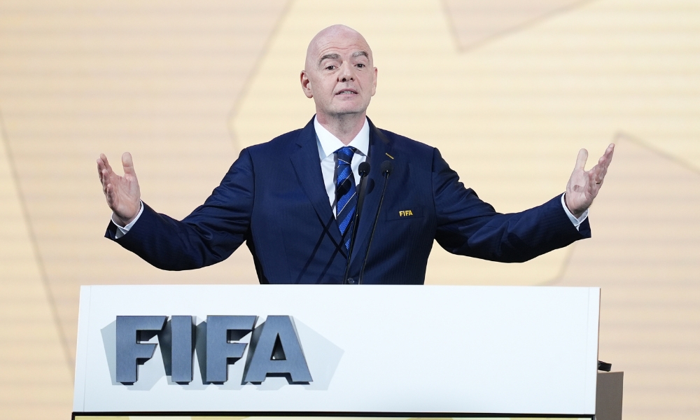 终结350天进球荒，约维奇收获本赛季首个进球.